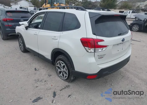 2024 Subaru Forester Premium z USA, uszkodzony, nr VIN JF2SKADC3RH467457